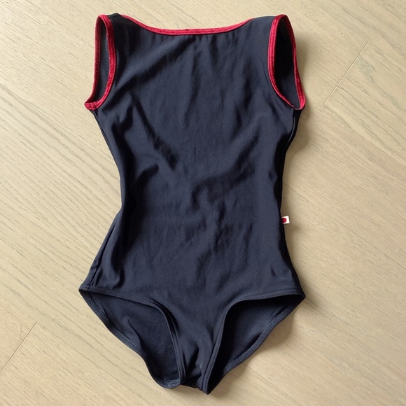 Yumiko Tops - Yumiko Black+Red Velvet